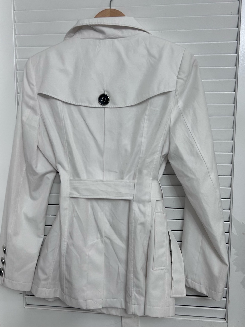 š¤MAKE OFFERš¤ White House Black Market White Double Breasted Trench Jacket MED - Picture 8 of 8